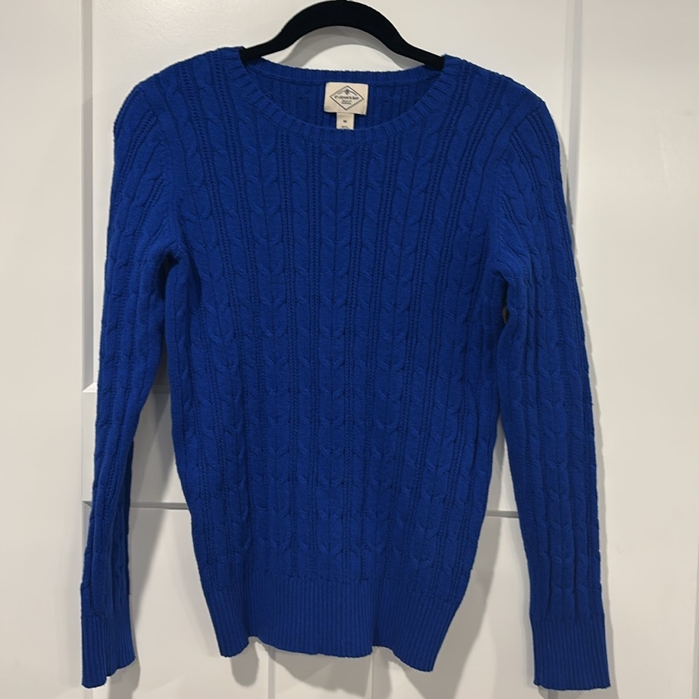 St. John’s Bay women’s crew neck cable knit royal blue sweater size Medium